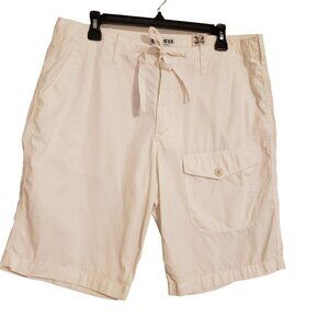 Express Classic Fit  hits at the knee Size 34 NWT